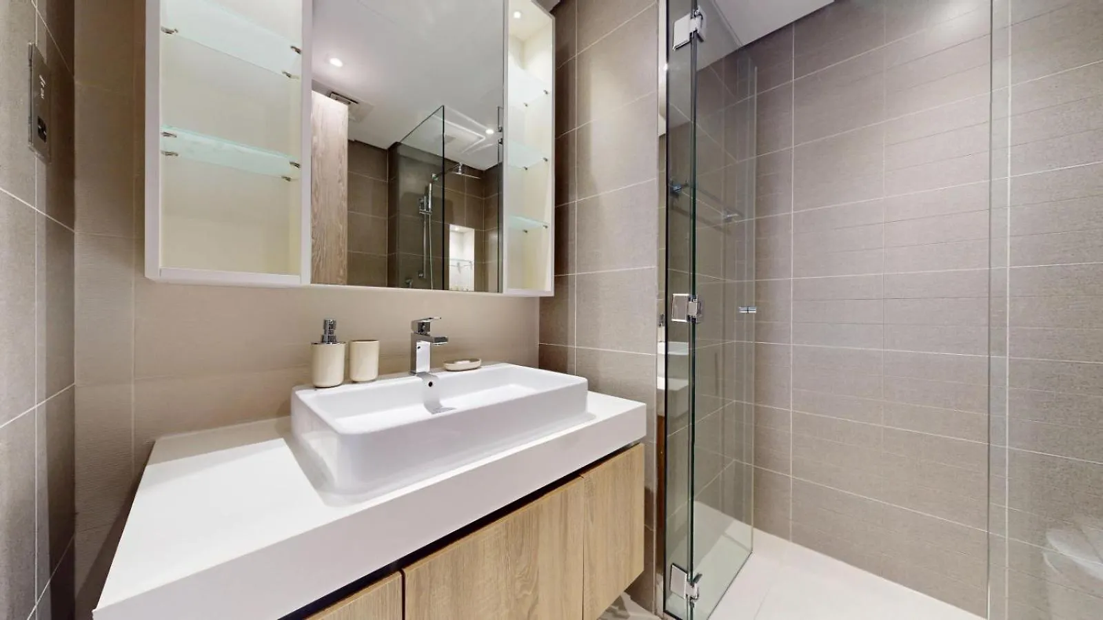 Liv Residences - Airy One Bedroom In Dubai Marina 0*,