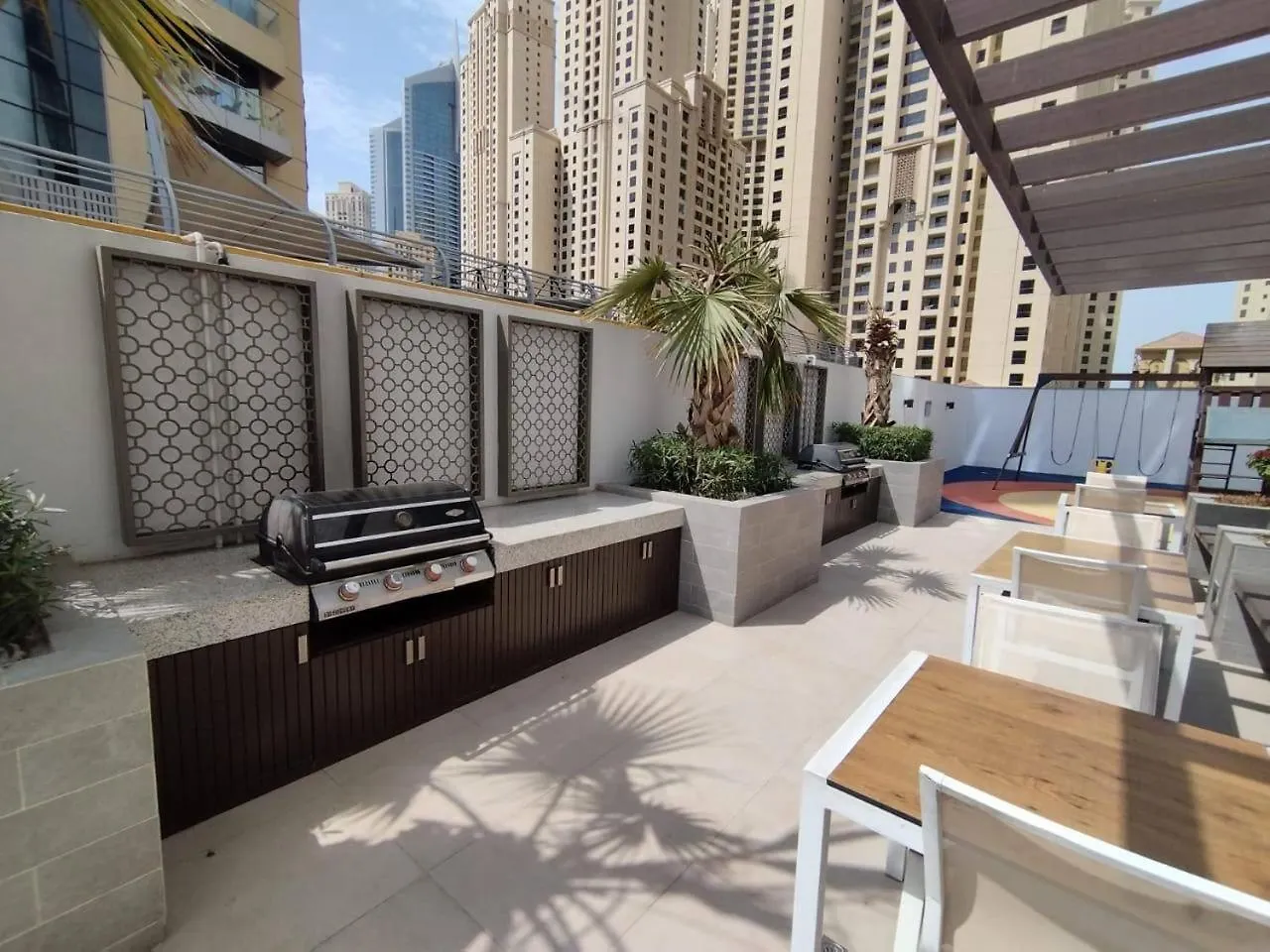 Liv Residences - Airy One Bedroom In Dubai Marina Apartment